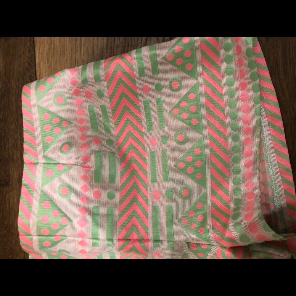 Patterned Shorts - Picture 2 of 3